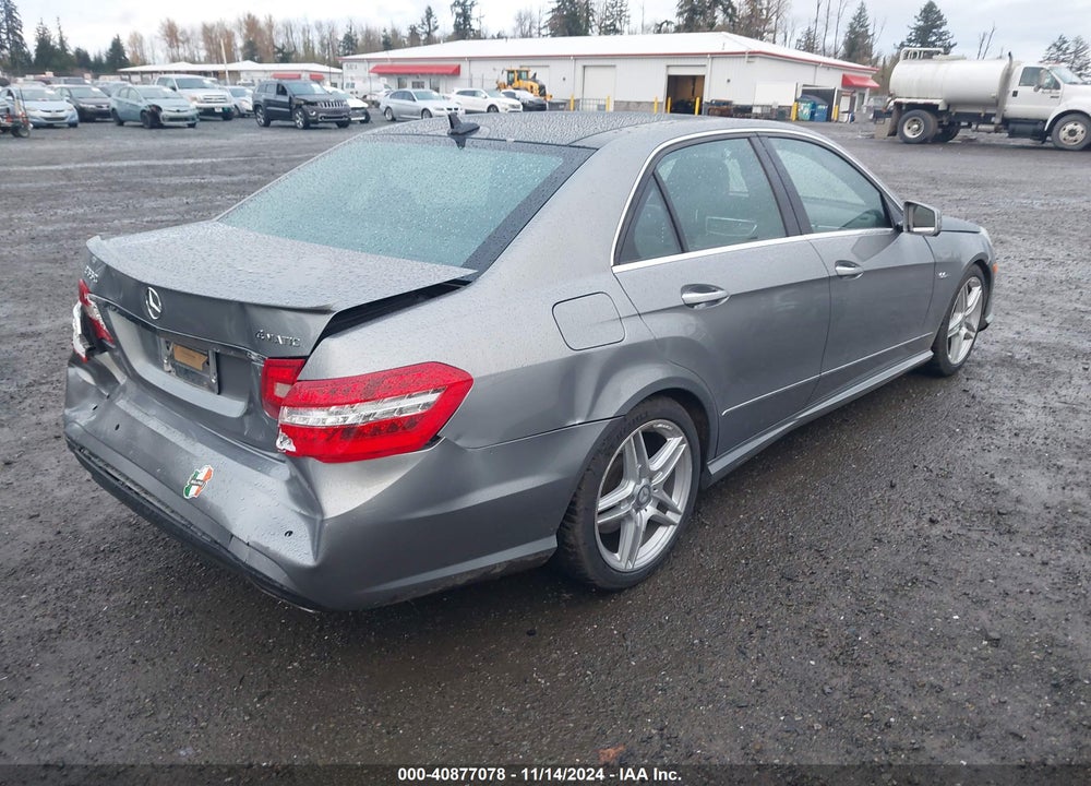 2011 MERCEDES-BENZ E 550 4MATIC VIN: WDDHF9AB2BA498792