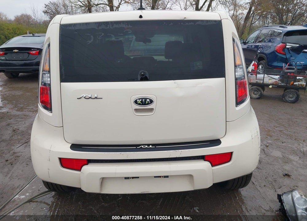 2011 KIA SOUL VIN: KNDJT2A26B7323003