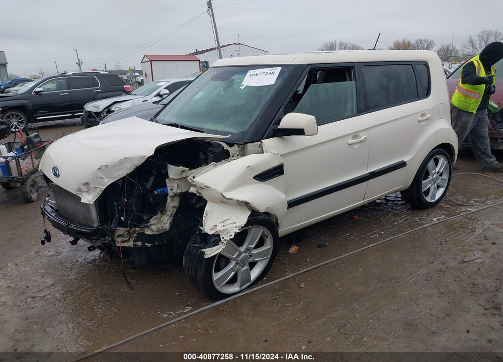 2011 KIA SOUL VIN: KNDJT2A26B7323003