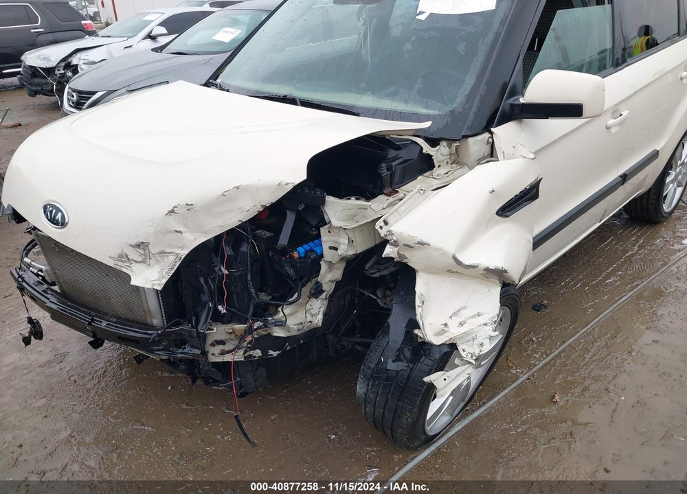 2011 KIA SOUL VIN: KNDJT2A26B7323003