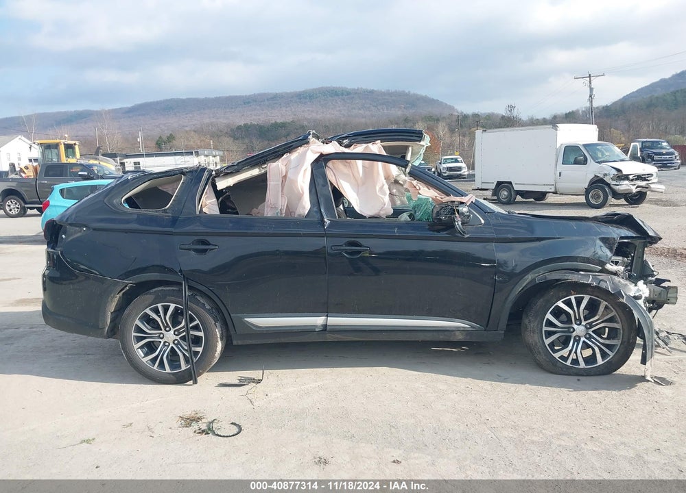 2018 MITSUBISHI OUTLANDER SE VIN: JA4AZ3A3XJZ040422