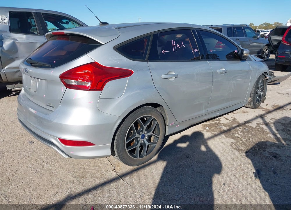 2015 FORD FOCUS SE VIN: 1FADP3K29FL354108