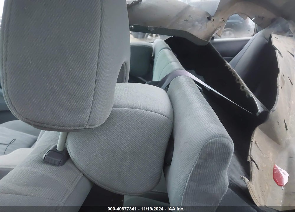 2005 HONDA CIVIC LX VIN: 2HGES16515H566360