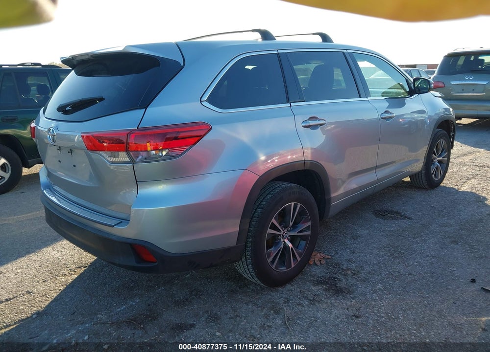 2017 TOYOTA HIGHLANDER LE VIN: 5TDZZRFH7HS200526