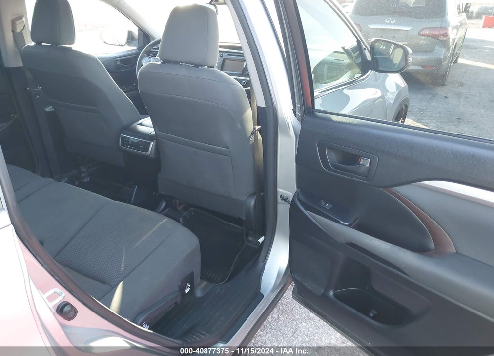 2017 TOYOTA HIGHLANDER LE VIN: 5TDZZRFH7HS200526