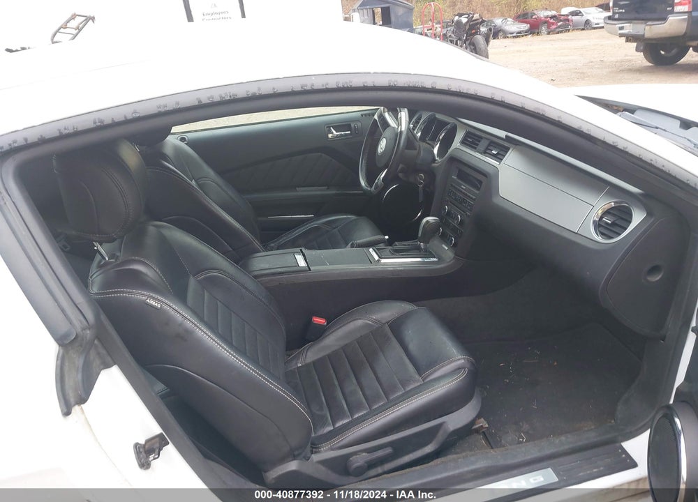 2014 FORD MUSTANG V6 PREMIUM VIN: 1ZVBP8AM2E5279429