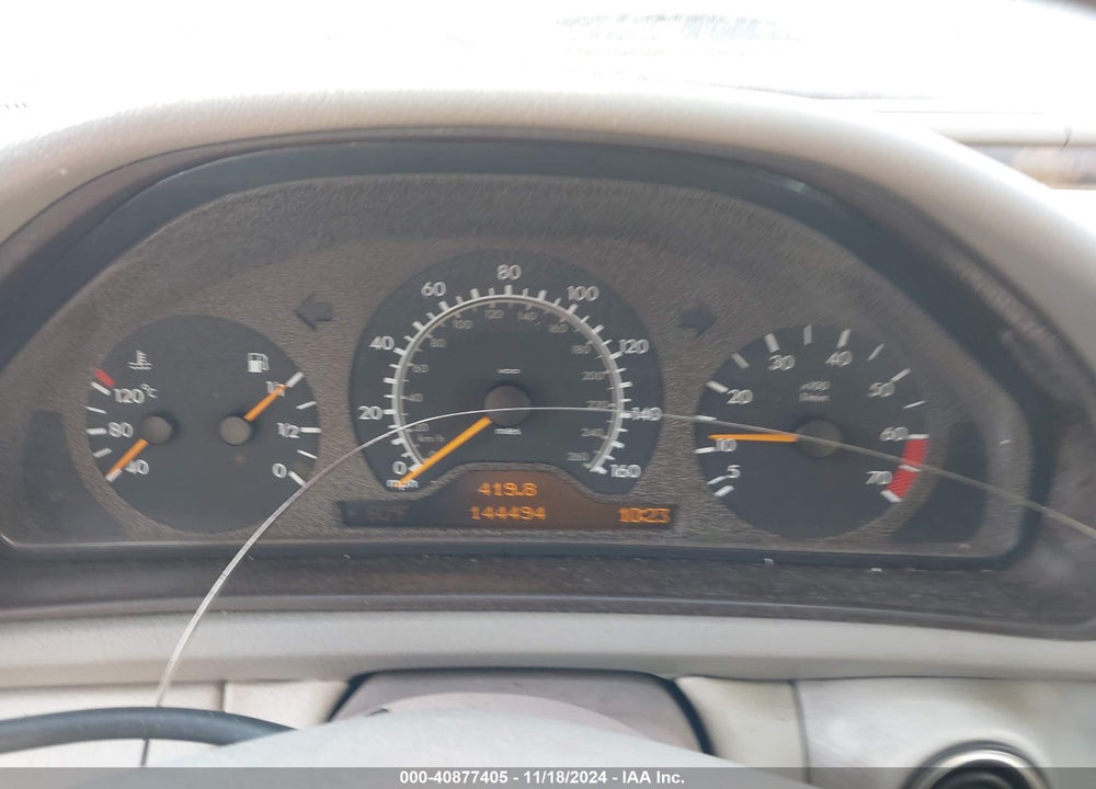 1998 MERCEDES-BENZ CLK 320 VIN: WDBLJ65G9WF007570