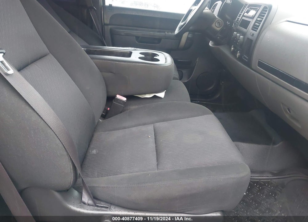 2011 CHEVROLET SILVERADO 1500 LS VIN: 1GCRCREA3BZ330122