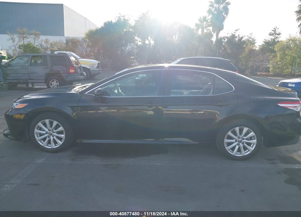 2020 TOYOTA CAMRY LE VIN: 4T1C11AKXLU960175