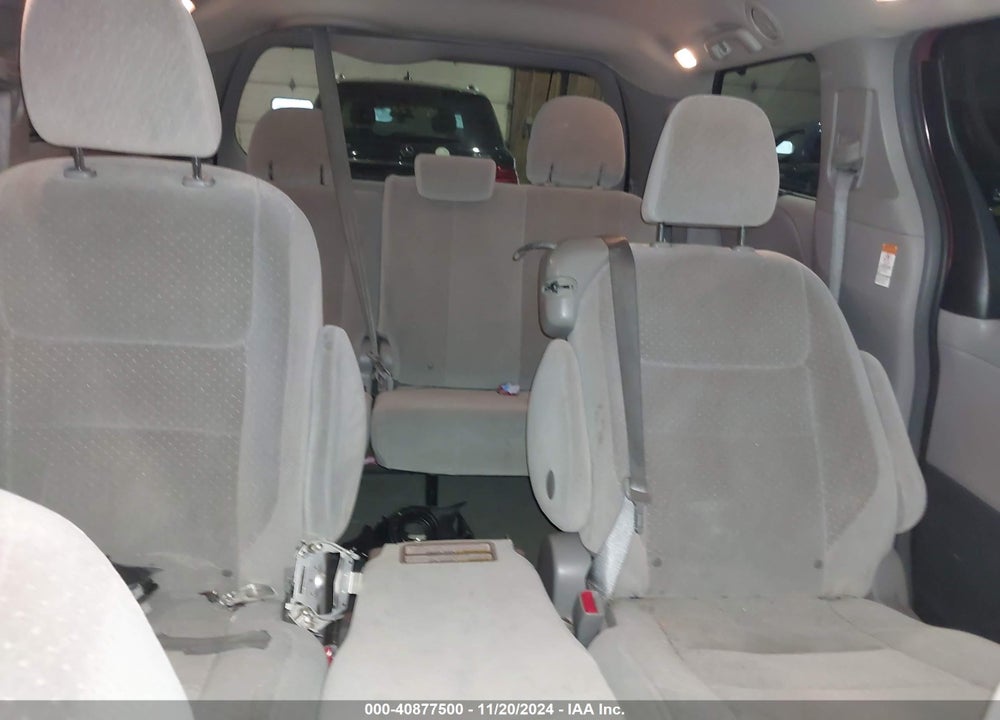 2015 TOYOTA SIENNA LE 8 PASSENGER VIN: 5TDKK3DC4FS663683