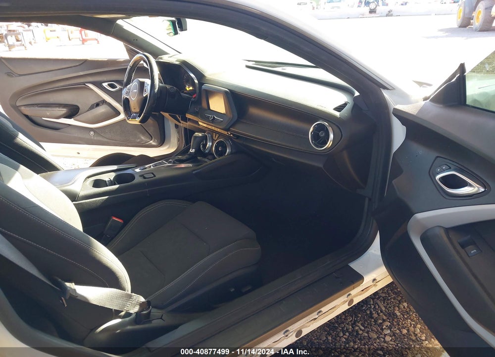 2018 CHEVROLET CAMARO 1LT VIN: 1G1FB1RS5J0142823