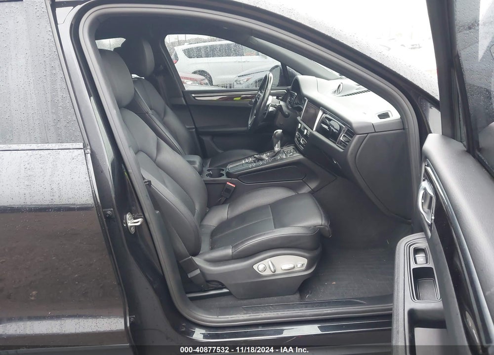2019 PORSCHE MACAN VIN: WP1AA2A54KLB05633