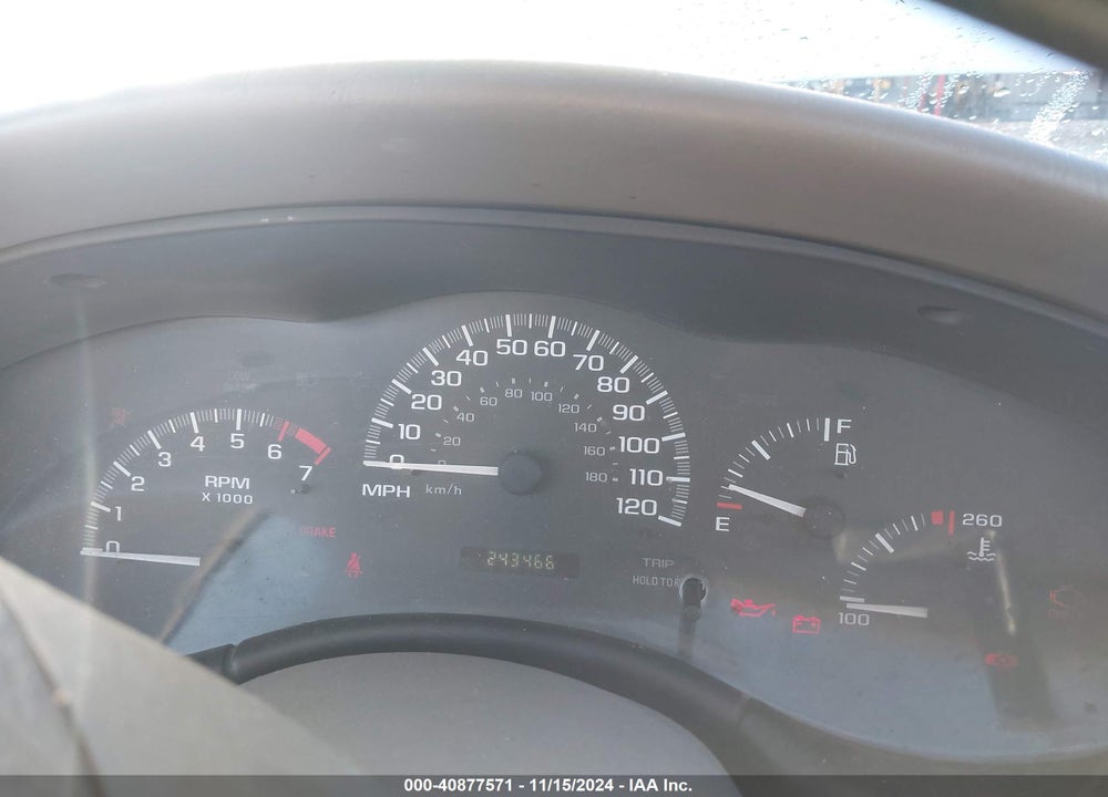 2005 CHEVROLET CLASSIC VIN: 1G1ND52F45M110504