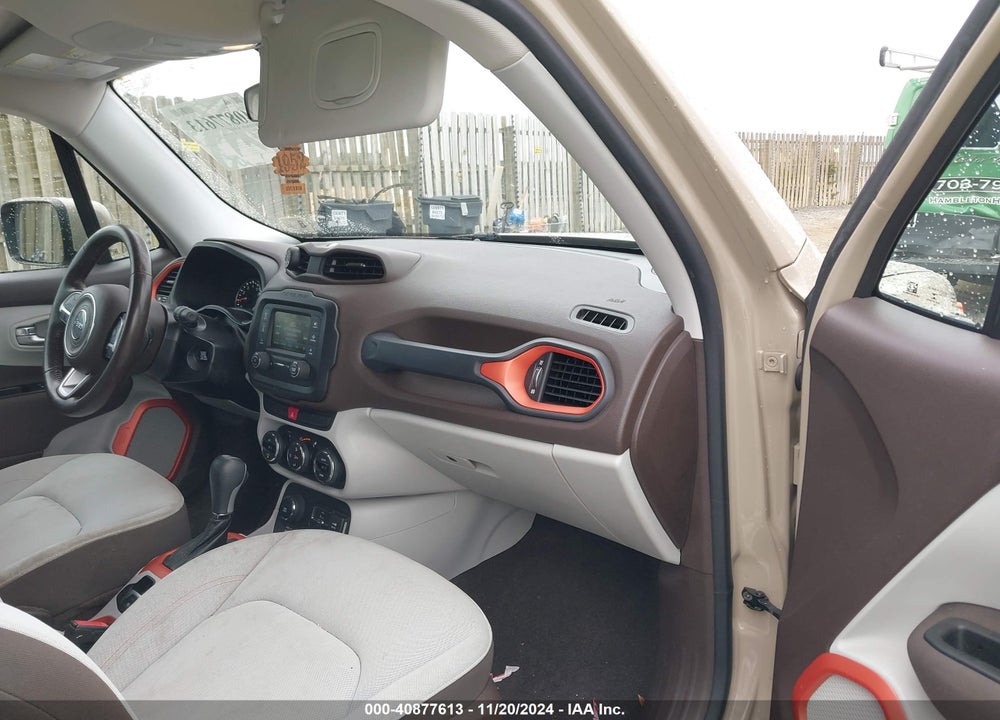 2015 JEEP RENEGADE LATITUDE VIN: ZACCJBBT4FPC05157