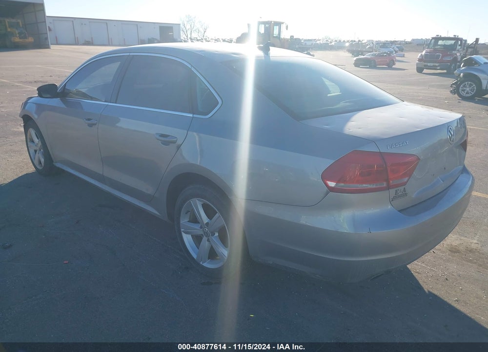 2013 VOLKSWAGEN PASSAT SE W/SUNROOF VIN: 1VWBP7A36DC009423