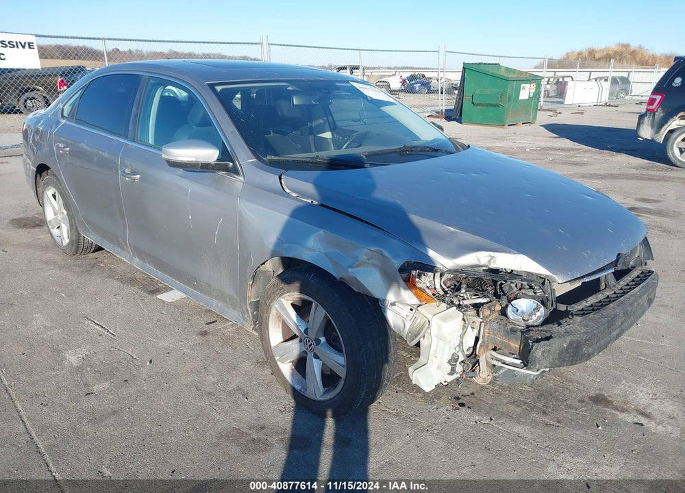 2013 VOLKSWAGEN PASSAT SE W/SUNROOF VIN: 1VWBP7A36DC009423