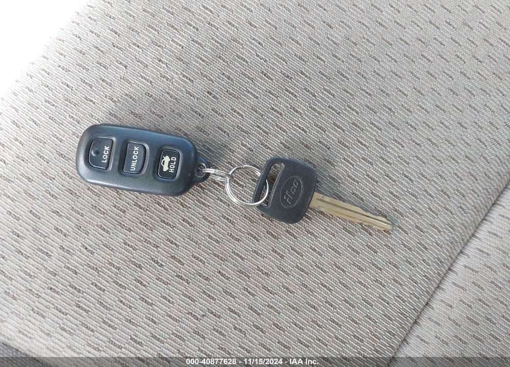 2003 TOYOTA CAMRY LE VIN: 4T1BE32K83U226239