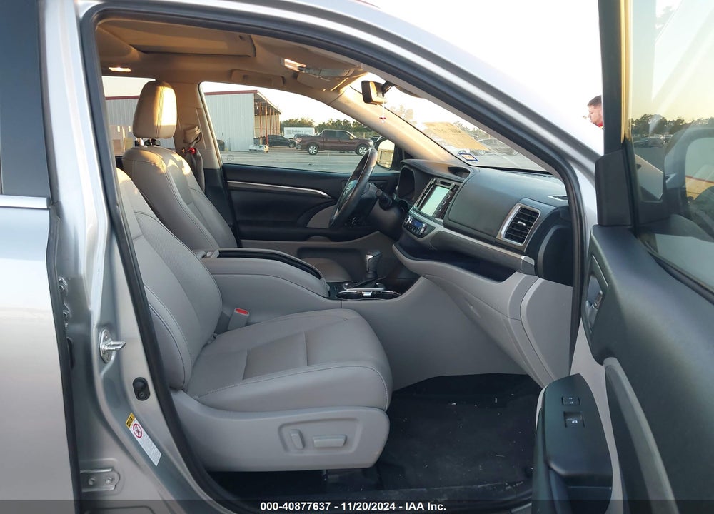2019 TOYOTA HIGHLANDER LIMITED VIN: 5TDYZRFH1KS311527