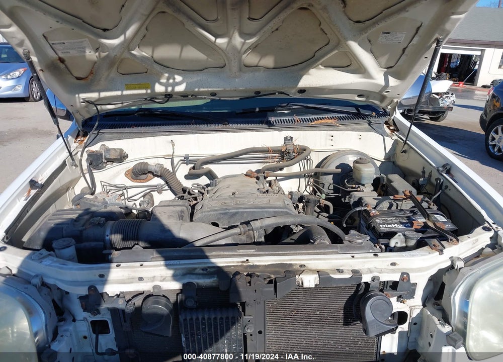 2005 TOYOTA TUNDRA SR5 V8 VIN: 5TBDT44195S480619