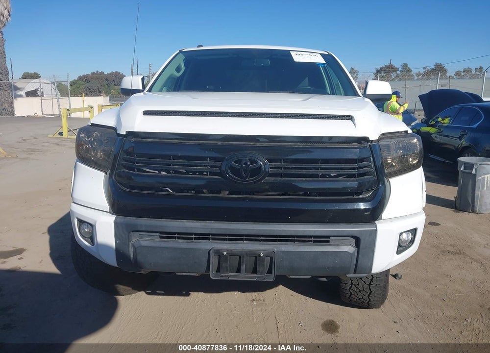 2017 TOYOTA TUNDRA SR5 5.7L V8 VIN: 5TFDY5F16HX621317