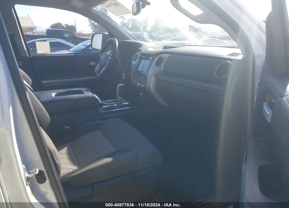 2017 TOYOTA TUNDRA SR5 5.7L V8 VIN: 5TFDY5F16HX621317
