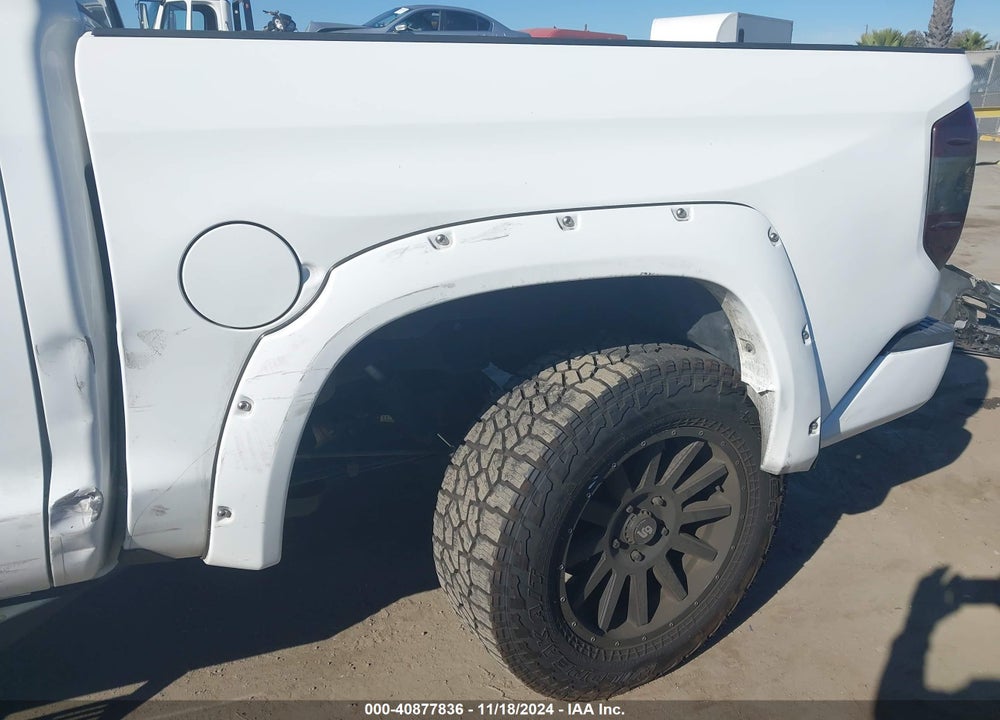 2017 TOYOTA TUNDRA SR5 5.7L V8 VIN: 5TFDY5F16HX621317