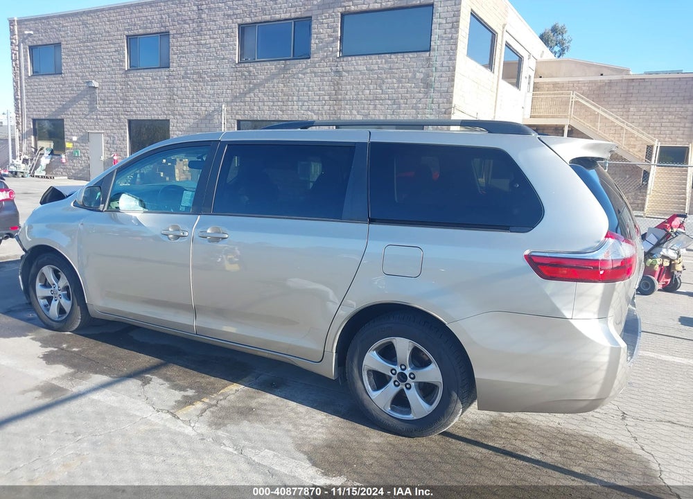 2016 TOYOTA SIENNA LE 8 PASSENGER VIN: 5TDKK3DC3GS760892