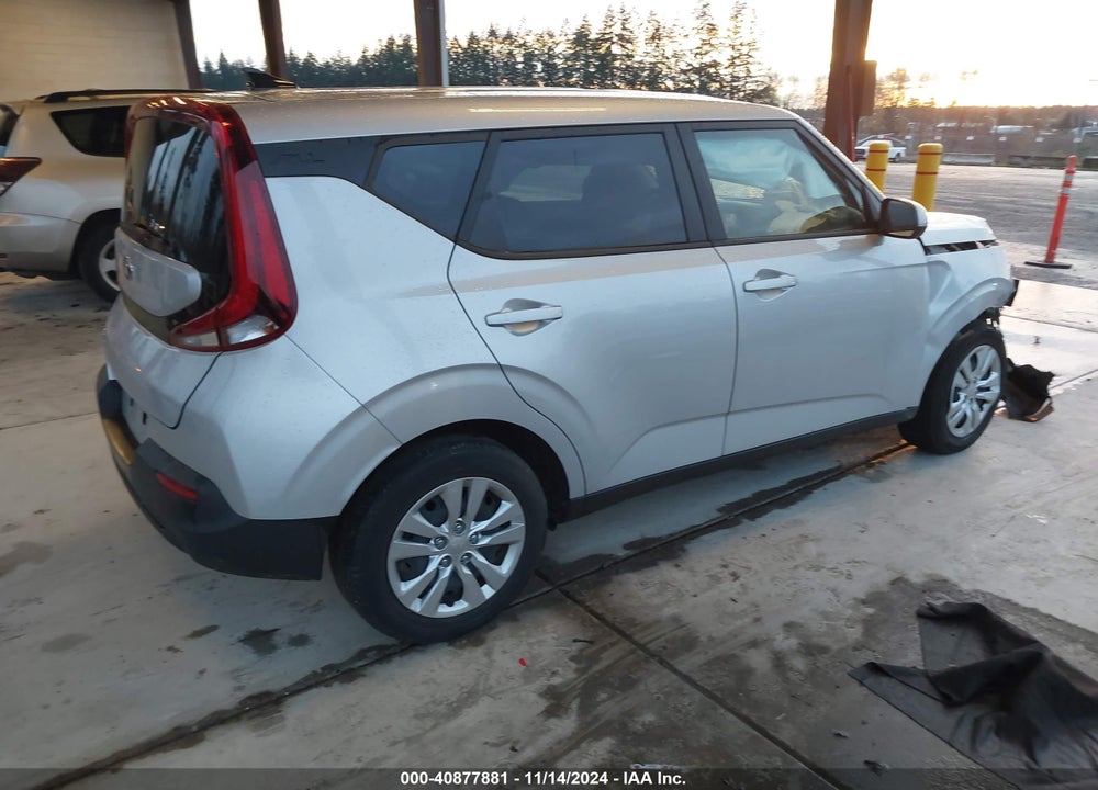 2020 KIA SOUL LX VIN: KNDJ23AU6L7052570