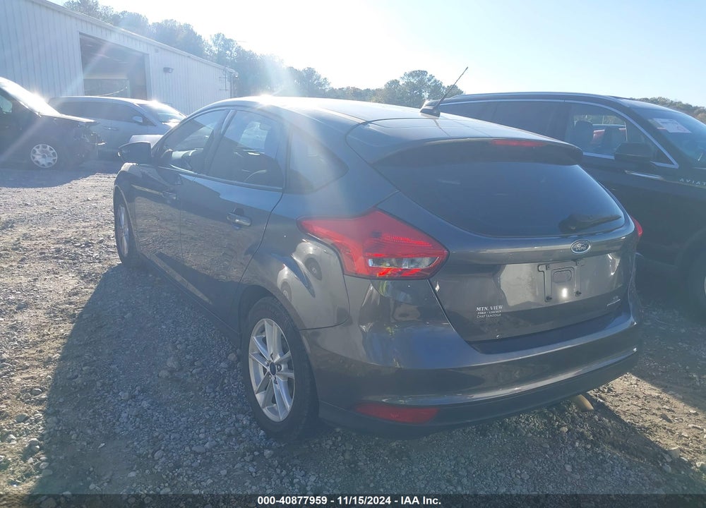 2015 FORD FOCUS SE VIN: 1FADP3K23FL252352