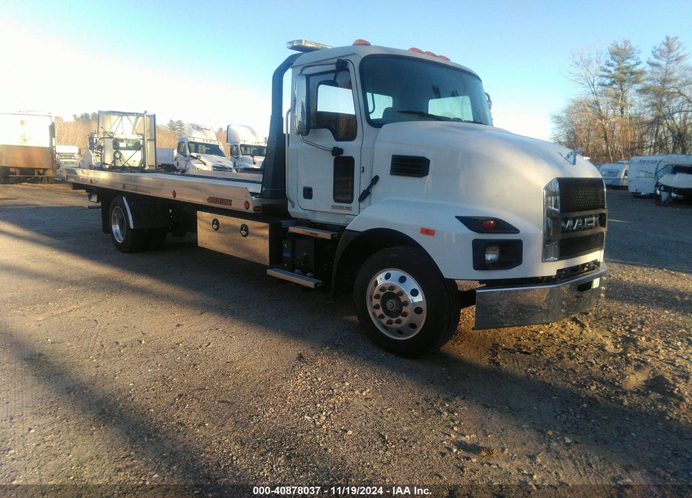 2023 MACK MD VIN: 1M2MDBAA6PS009398