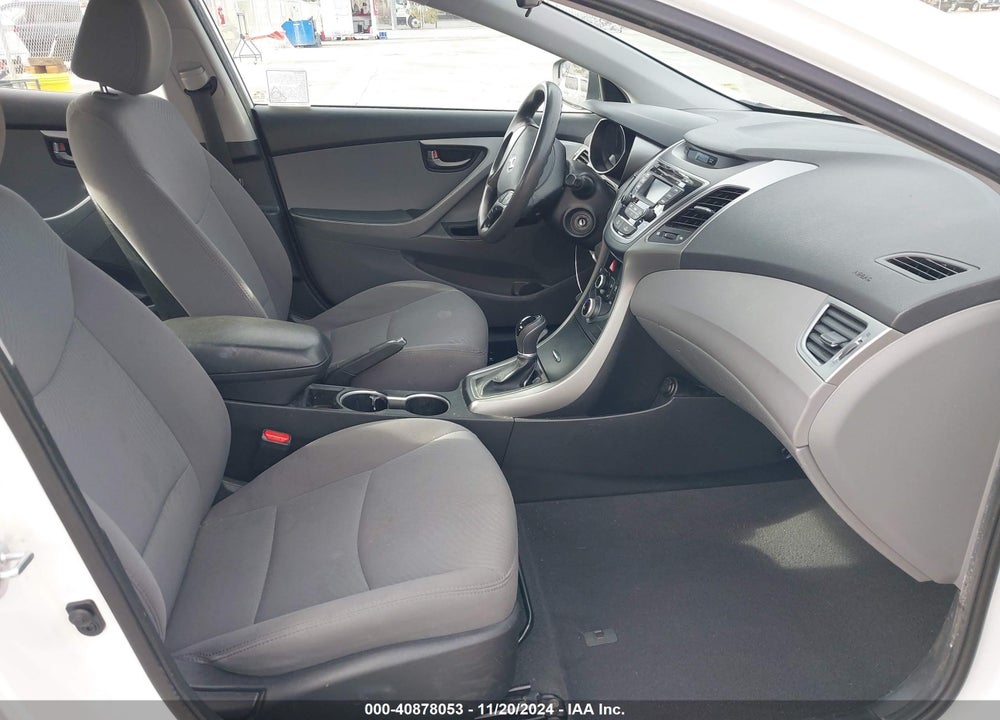 2014 HYUNDAI ELANTRA SE VIN: 5NPDH4AE7EH524686