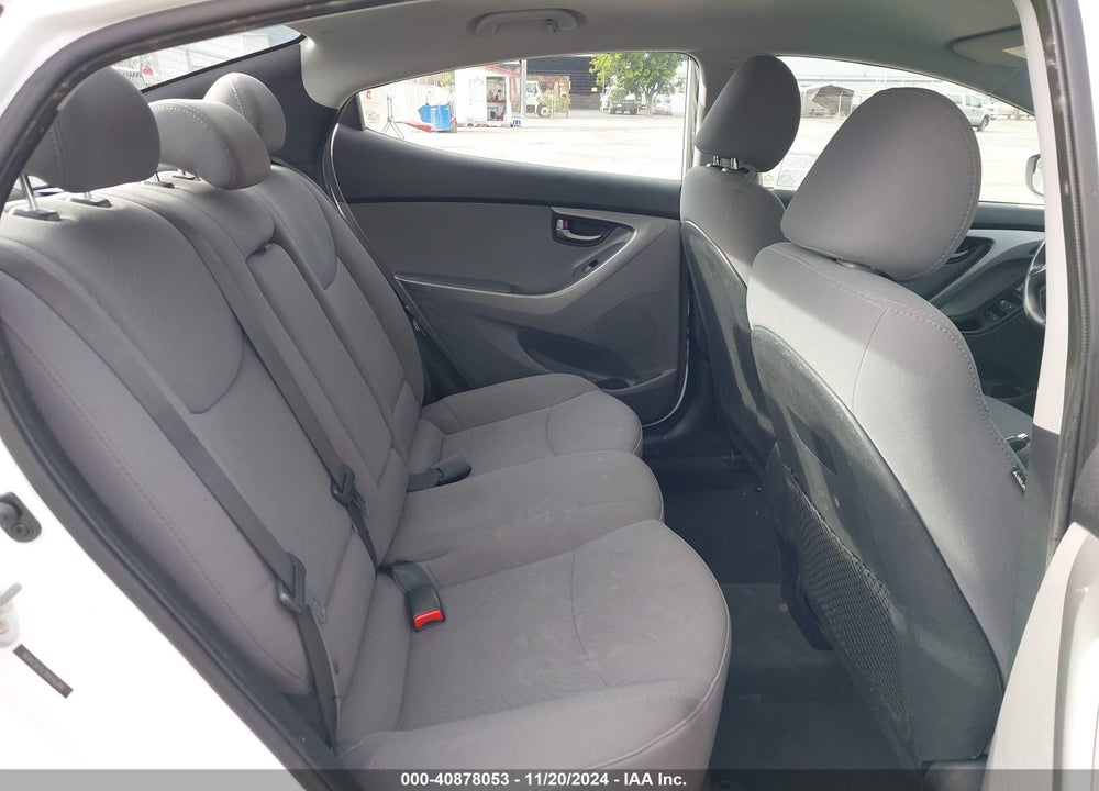 2014 HYUNDAI ELANTRA SE VIN: 5NPDH4AE7EH524686