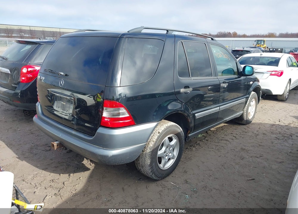1998 MERCEDES-BENZ ML 320 CLASSIC VIN: 4JGAB54E6WA033696