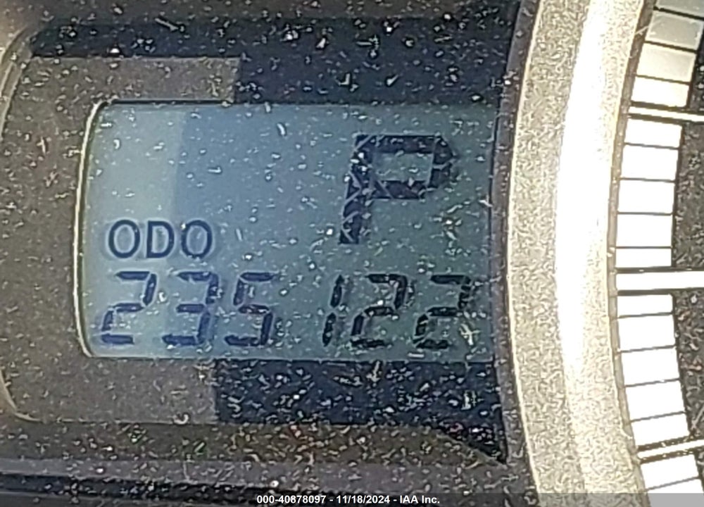2011 TOYOTA SIENNA LE V6 VIN: 5TDKK3DC3BS113787