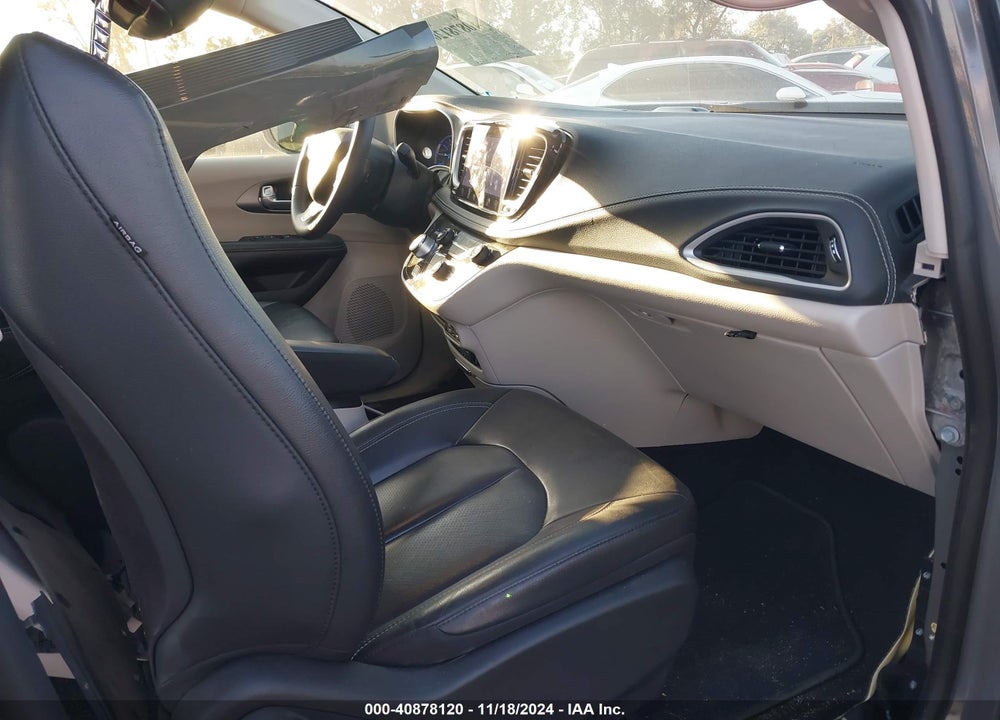 2022 CHRYSLER PACIFICA HYBRID TOURING L VIN: 2C4RC1L73NR156222