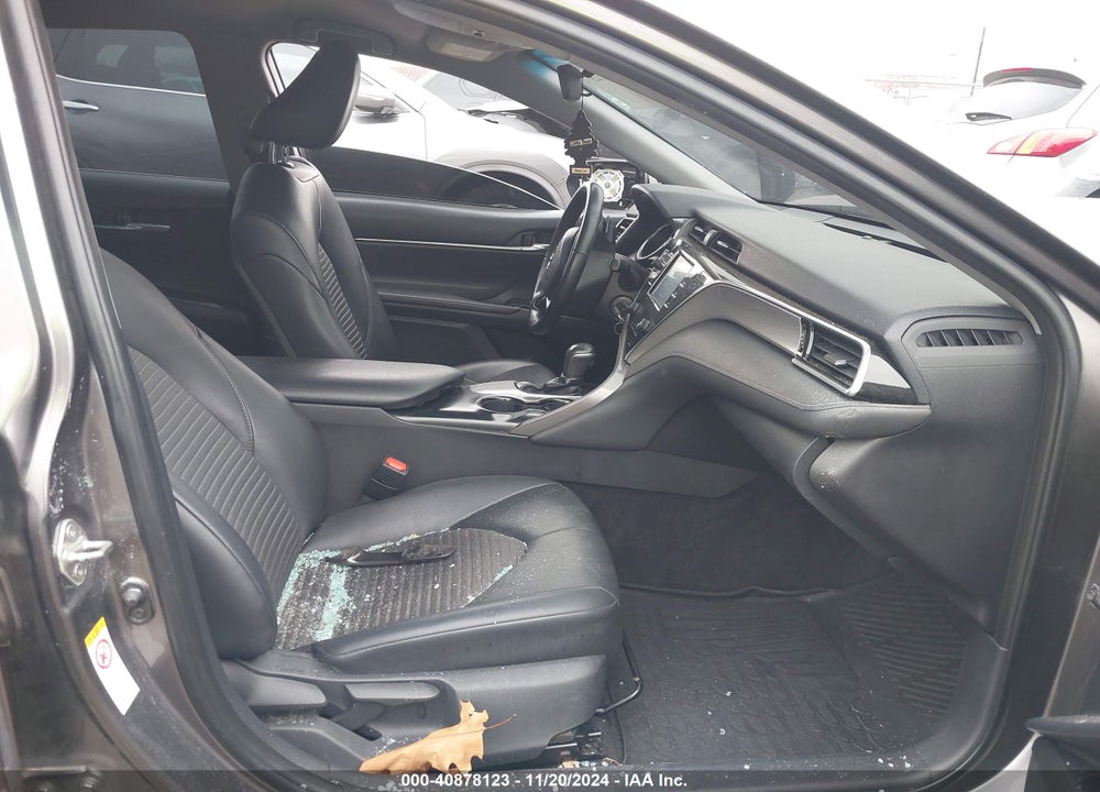 2018 TOYOTA CAMRY VIN: 4T1B11HK9JU564480