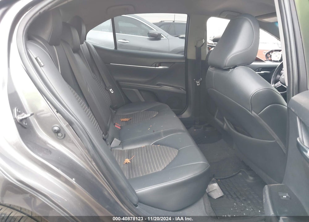 2018 TOYOTA CAMRY VIN: 4T1B11HK9JU564480