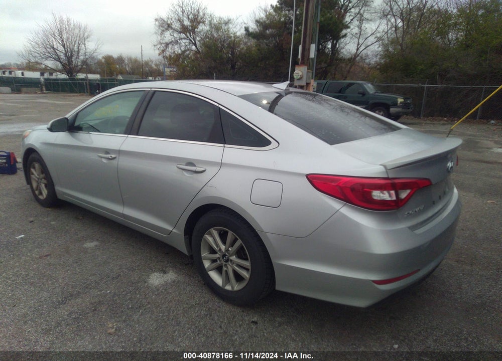 2015 HYUNDAI SONATA SE VIN: 5NPE24AFXFH144810
