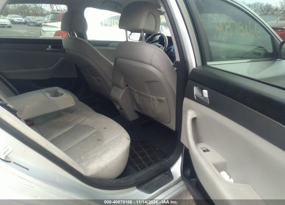 2015 HYUNDAI SONATA SE VIN: 5NPE24AFXFH144810