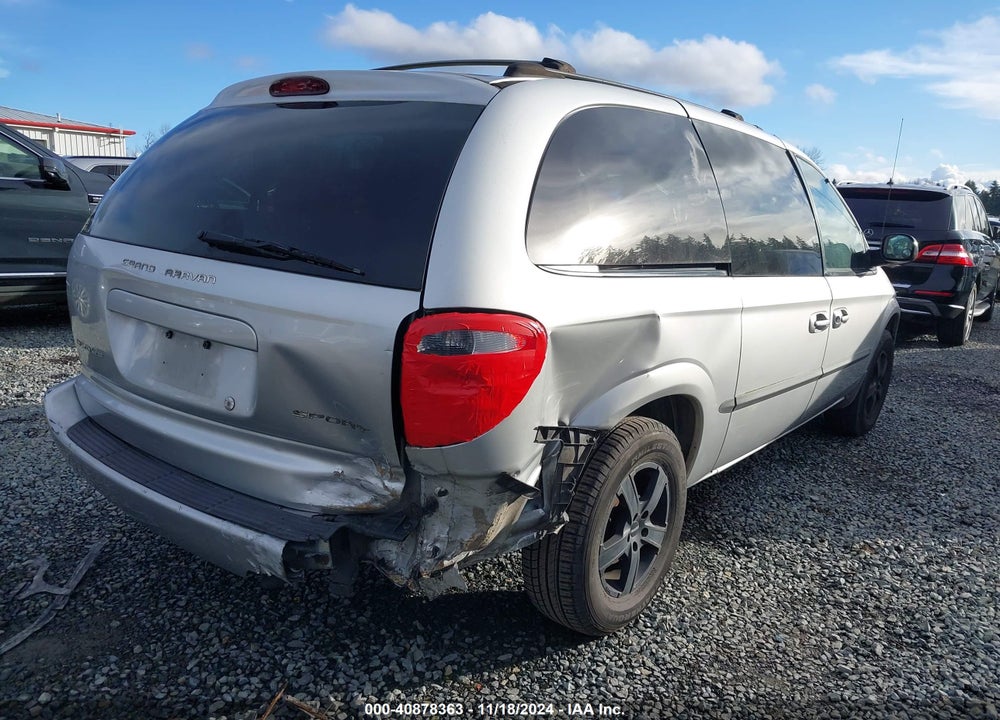 2002 DODGE GRAND CARAVAN SPORT VIN: 2B4GP44RX2R702861