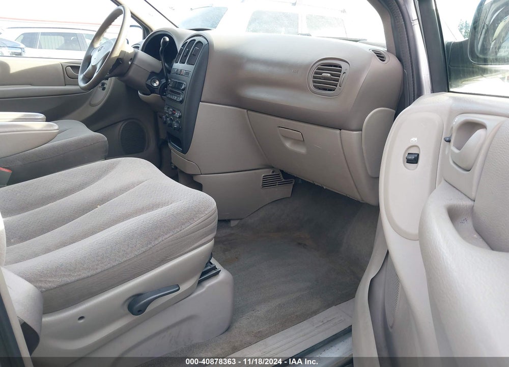 2002 DODGE GRAND CARAVAN SPORT VIN: 2B4GP44RX2R702861