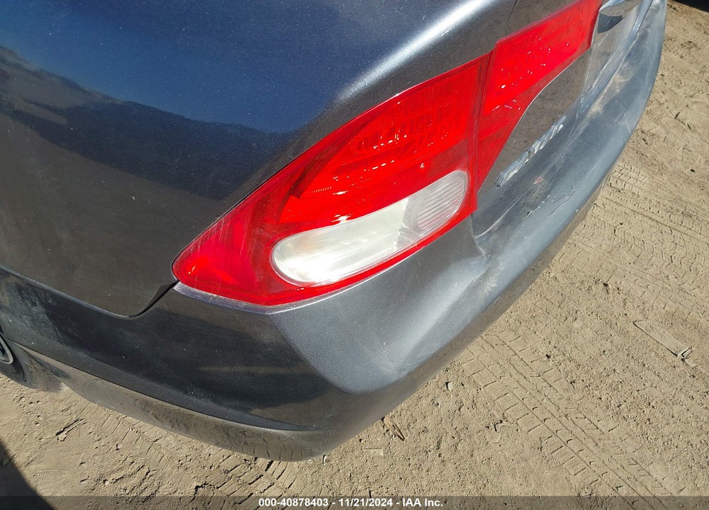 2010 HONDA CIVIC LX VIN: 19XFA1F5XAE053698