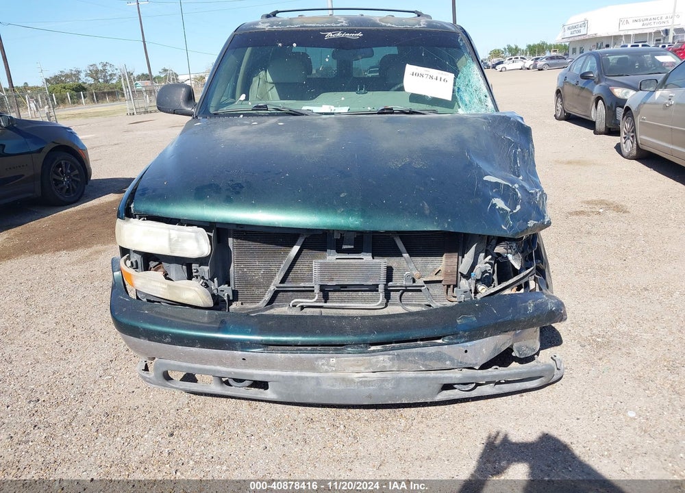 2001 CHEVROLET TAHOE VIN: 1GNEC13T81J152202