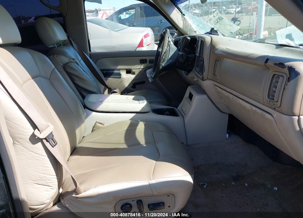 2001 CHEVROLET TAHOE VIN: 1GNEC13T81J152202