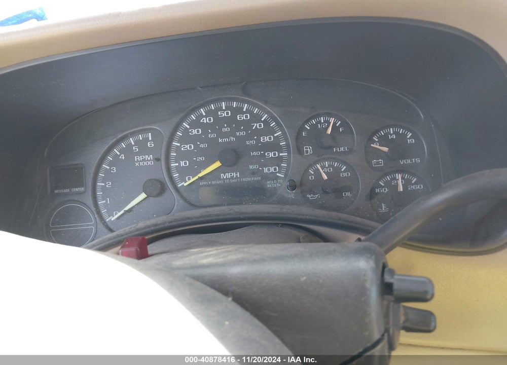 2001 CHEVROLET TAHOE VIN: 1GNEC13T81J152202