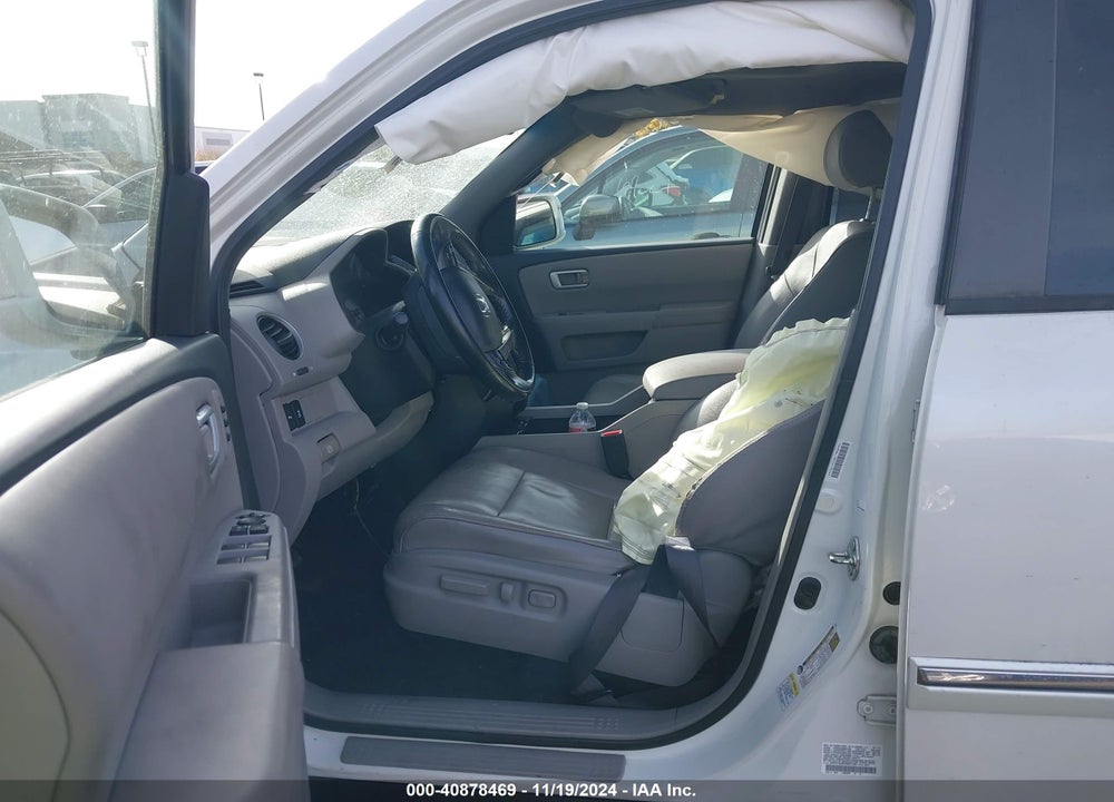 2014 HONDA PILOT TOURING VIN: 5FNYF4H92EB027303