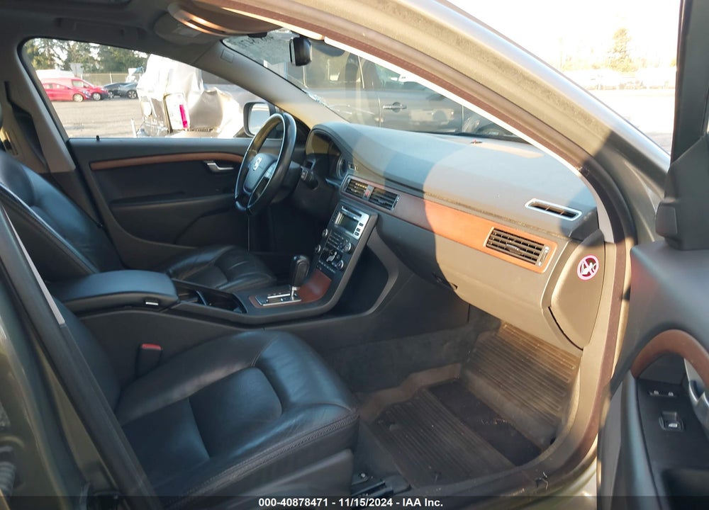 2010 VOLVO XC70 3.2 VIN: YV4960BZ9A1077721