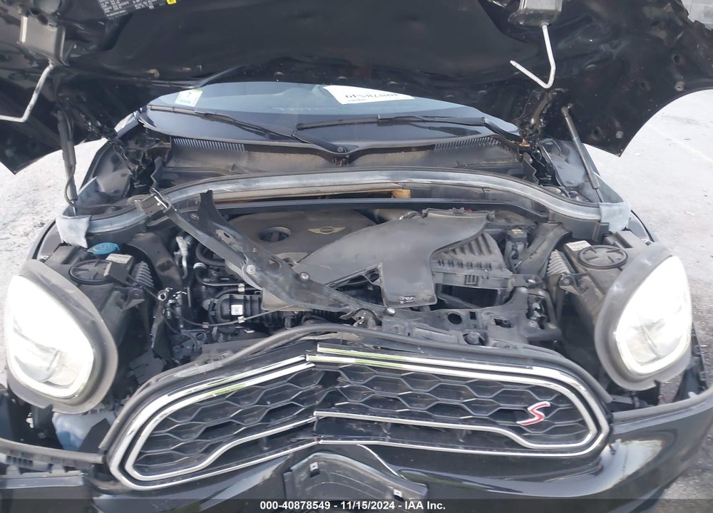 2018 MINI COUNTRYMAN COOPER S VIN: WMZYT5C33J3E19010