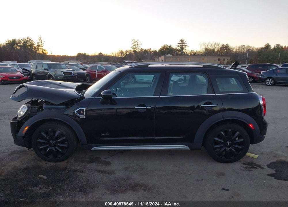 2018 MINI COUNTRYMAN COOPER S VIN: WMZYT5C33J3E19010