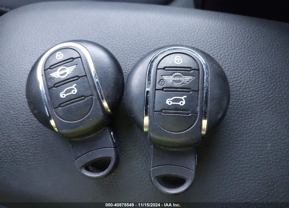 2018 MINI COUNTRYMAN COOPER S VIN: WMZYT5C33J3E19010